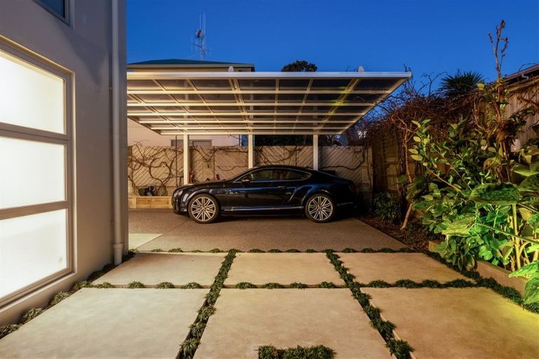 Photo of property in 8b Oceanbeach Road, Mount Maunganui, 3116