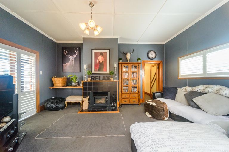 Photo of property in 97 Featherston Street, Takaro, Palmerston North, 4412