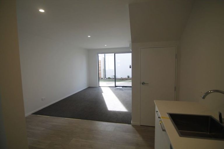Photo of property in 2/255 Kilmore Street, Christchurch Central, Christchurch, 8011