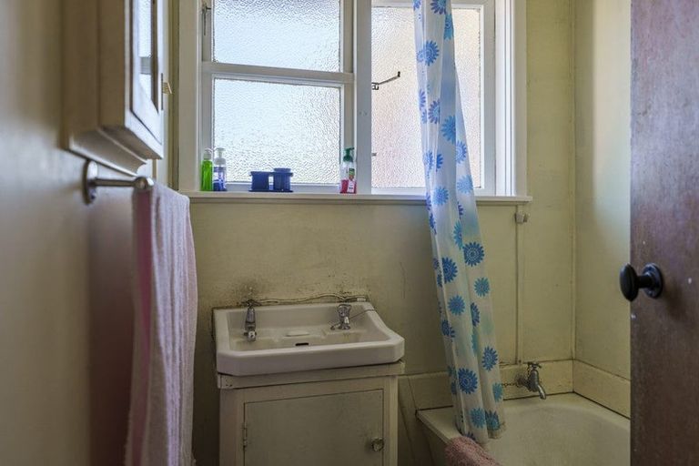 Photo of property in 10 Seddon Crescent, Marewa, Napier, 4110