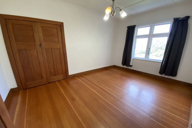 Photo of property in 27 Mariri Road, Kelburn, Wellington, 6012