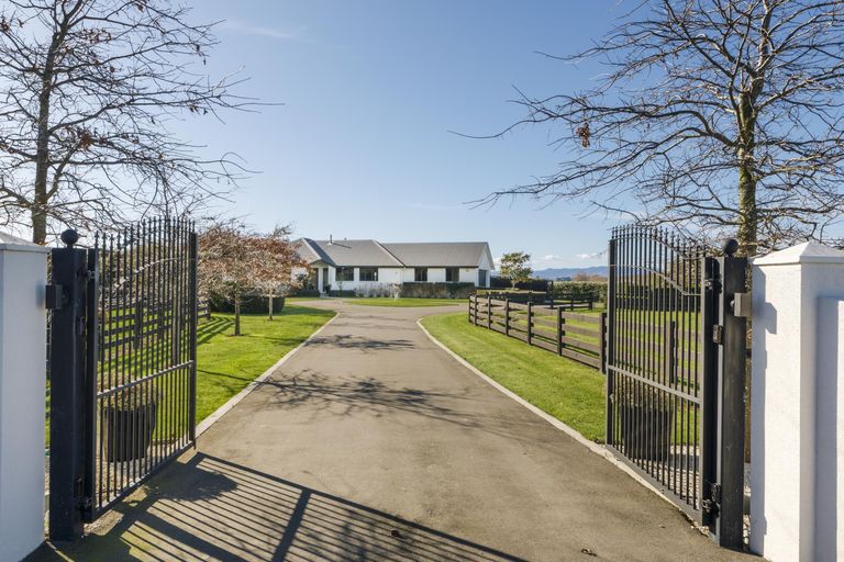 Photo of property in 33 Silkwood Place, Fitzherbert, Palmerston North, 4410
