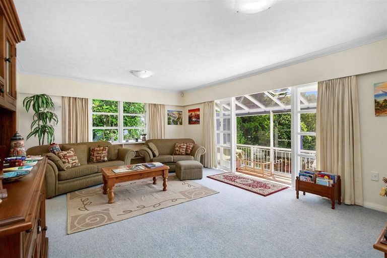 Photo of property in 39 Sunrise Boulevard, Tawa, Wellington, 5028