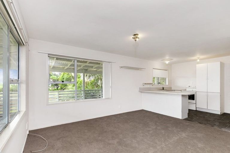 Photo of property in 1696 South Head Road, South Head, Helensville, 0874