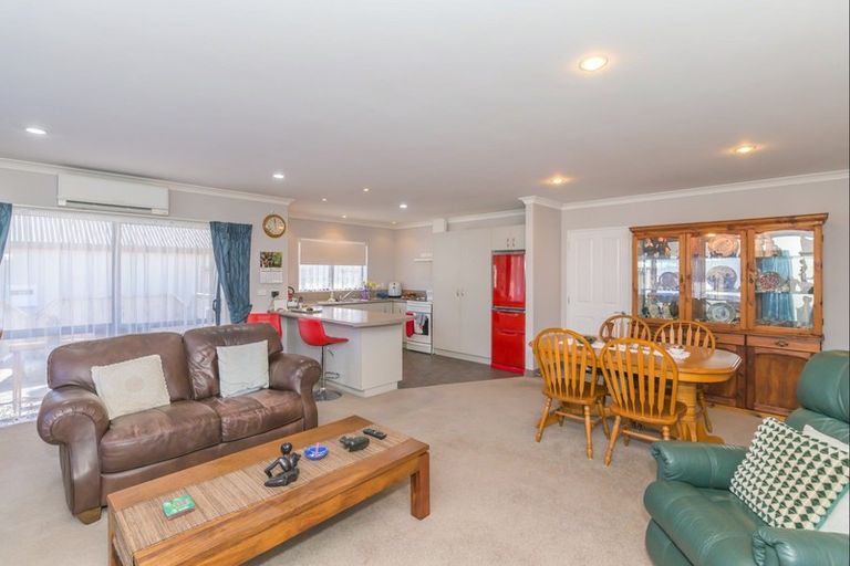 Photo of property in 5 Campbell Grove, Levin, 5510