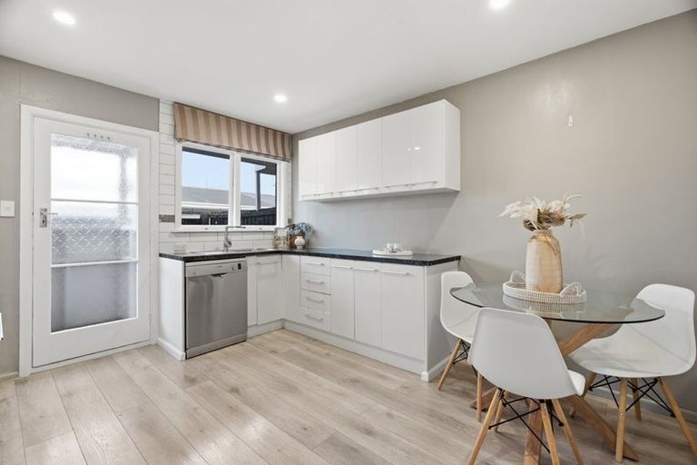 Photo of property in 3/7a Curletts Road, Sockburn, Christchurch, 8042