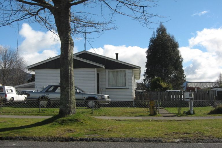 Photo of property in 77 Te Rangitautahanga Road, Turangi, 3334
