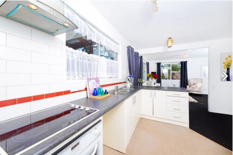 Photo of property in 24 Bellringer Road, Massey, Auckland, 0614