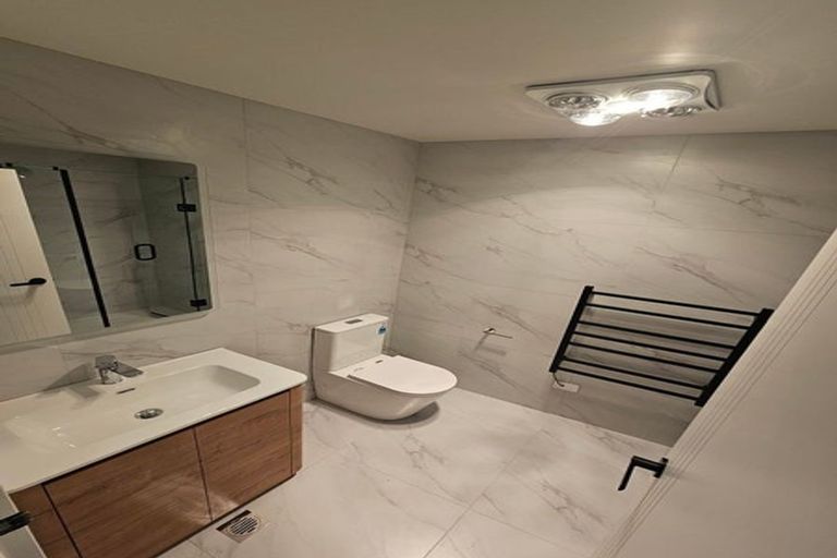 Photo of property in 59e Highland Park Drive, Highland Park, Auckland, 2010