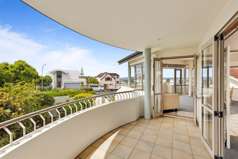 Photo of property in 1/10 Midway Avenue, Castor Bay, Auckland, 0620
