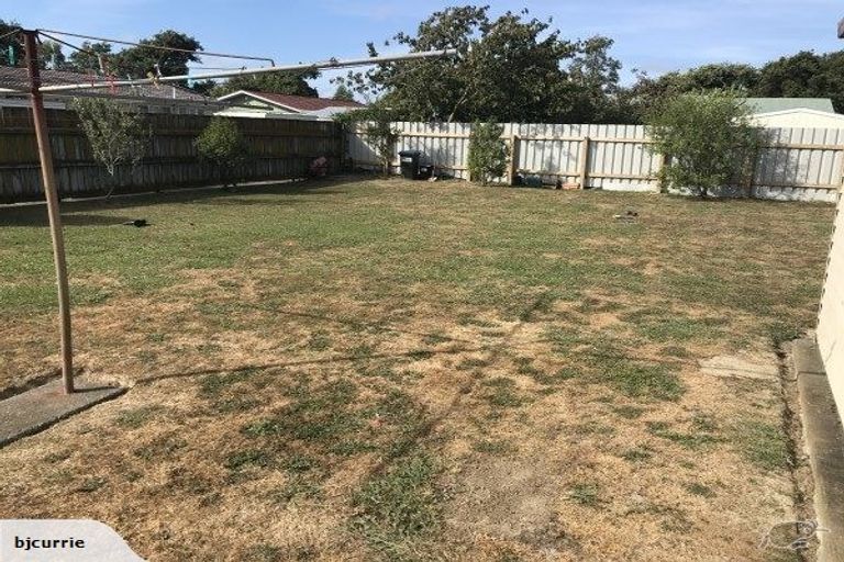 Photo of property in 37 Monowai Place, Westbrook, Palmerston North, 4412