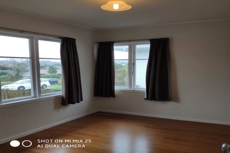 Photo of property in 73 Kervil Avenue, Te Atatu Peninsula, Auckland, 0610