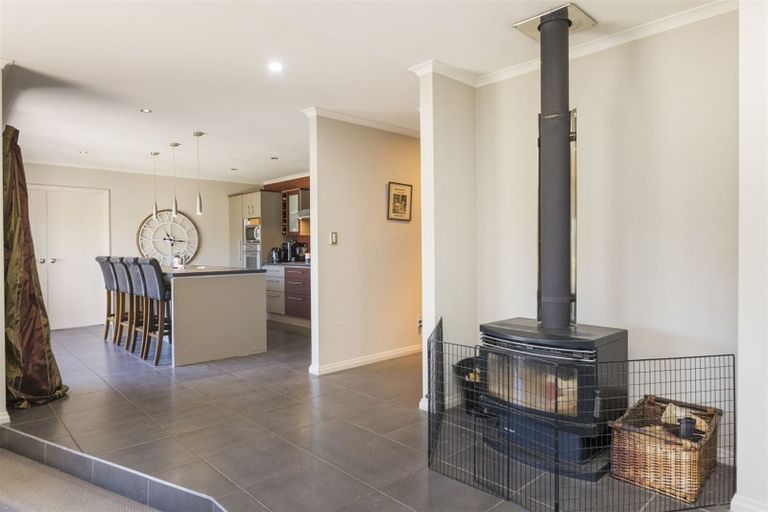 Photo of property in 711 Makerua Road, Tokomaru, Palmerston North, 4474