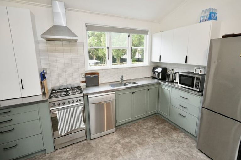 Photo of property in 6 Nathan Place, West End, Palmerston North, 4412