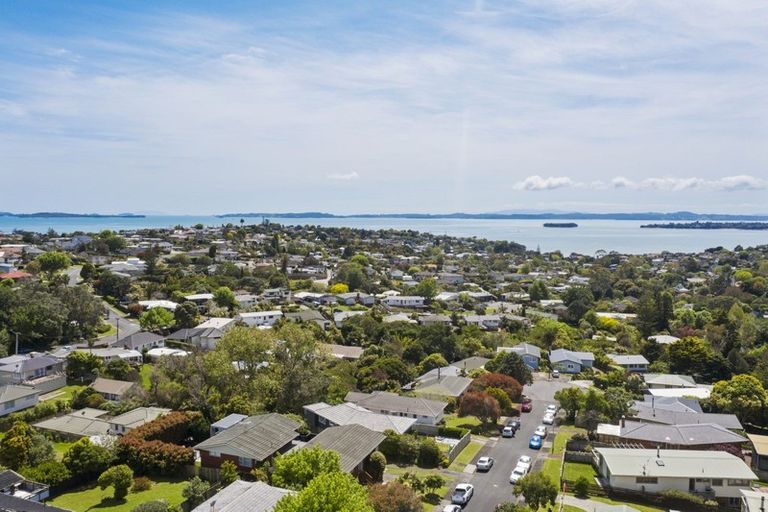 Photo of property in 6a Reydon Place, Cockle Bay, Auckland, 2014