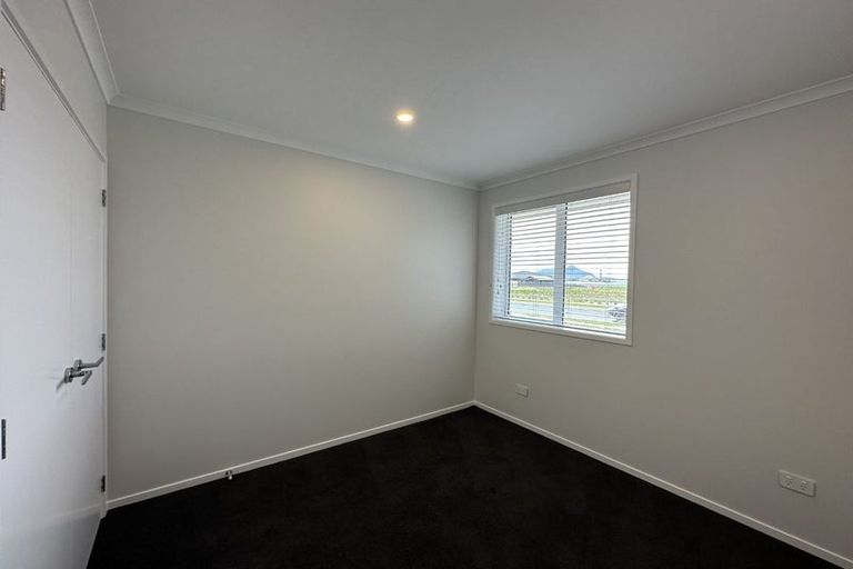 Photo of property in 30 Te Piriti Road, One Tree Point, 0118