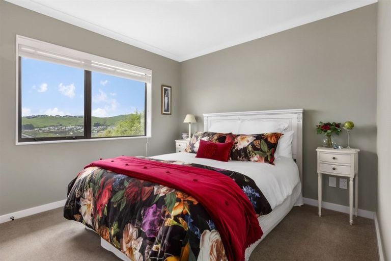 Photo of property in 5 Kahurangi Heights, Aotea, Porirua, 5024