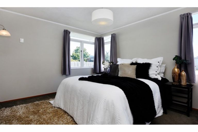 Photo of property in 43 Tennyson Crescent, Stoke, Nelson, 7011