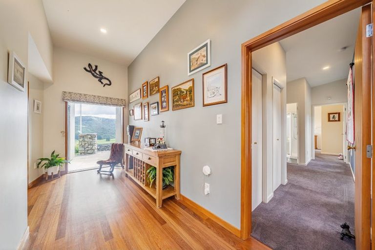 Photo of property in 58 Mt Marua Way, Timberlea, Upper Hutt, 5018