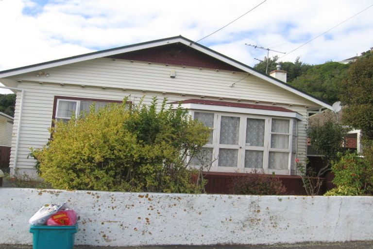 Photo of property in 37 Glamis Avenue, Strathmore Park, Wellington, 6022