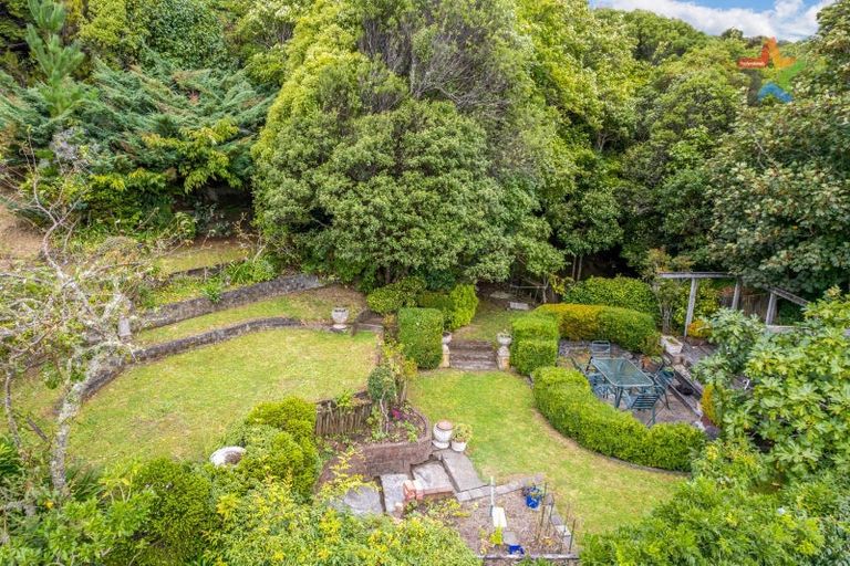 Photo of property in 5 Mokopuna Grove, Stokes Valley, Lower Hutt, 5019