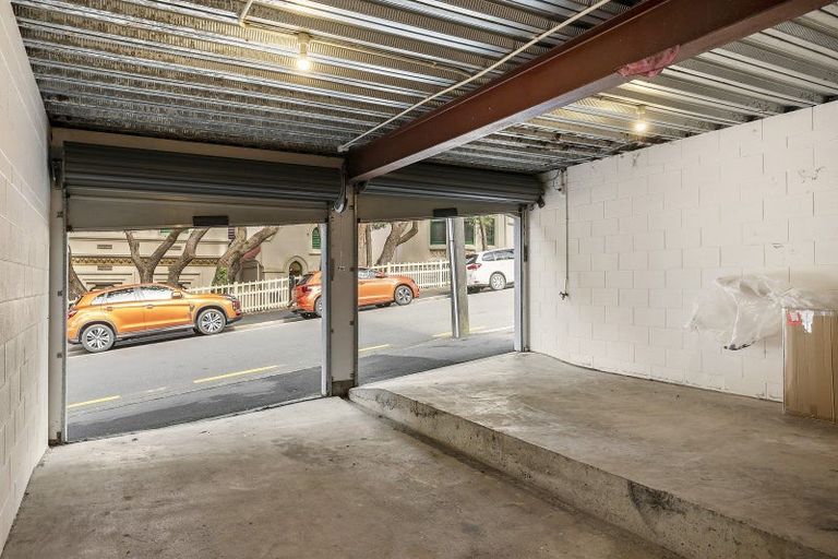 Photo of property in 20 Hill Street, Thorndon, Wellington, 6011