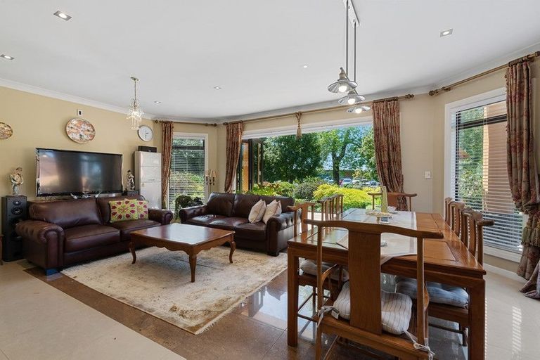 Photo of property in 25 Oak Manor Drive, Albany, Auckland, 0632