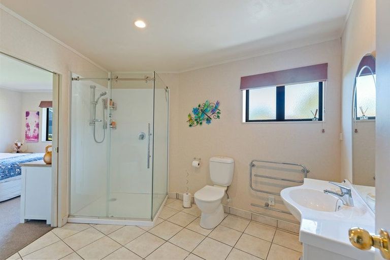 Photo of property in 38 Rata Road, Raumati Beach, Paraparaumu, 5032