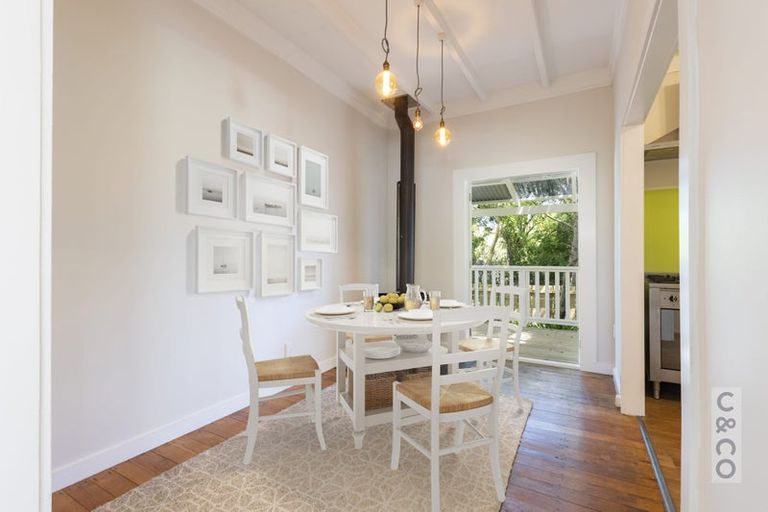 Photo of property in 74 Awaroa Road, Helensville, 0800