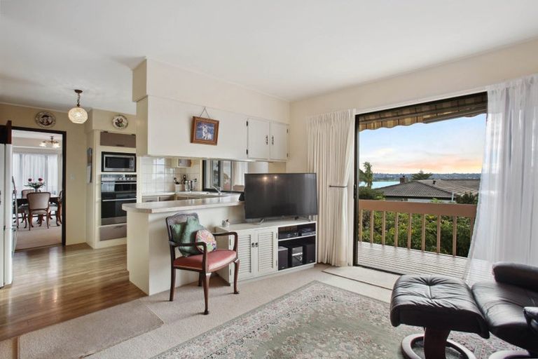 Photo of property in 5 Essington Place, Half Moon Bay, Auckland, 2012