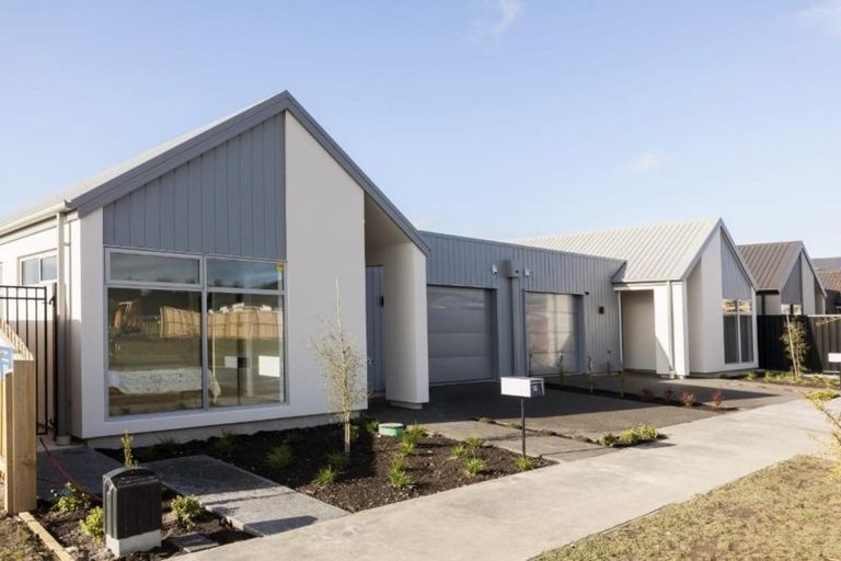 Photo of property in 64 Manakura Street, Russley, Christchurch, 8042