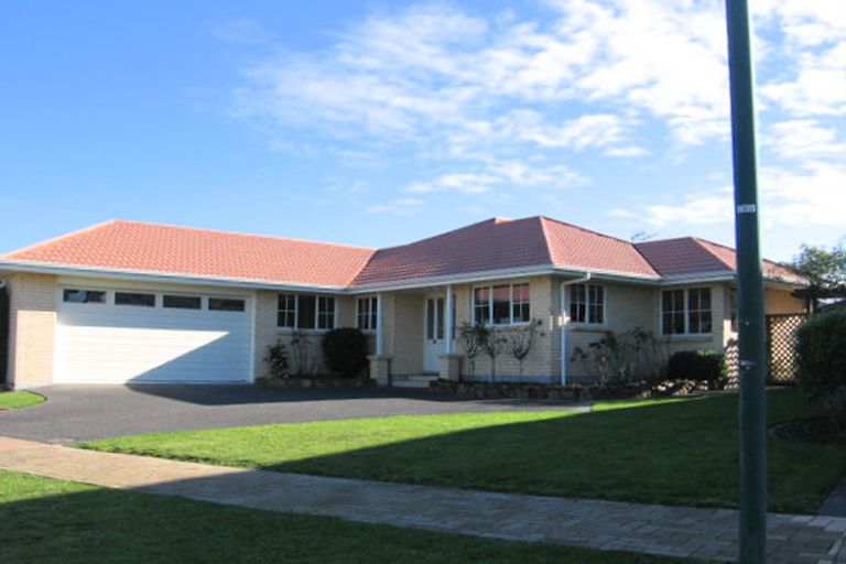 Photo of property in 5 Clearview Drive, Milson, Palmerston North, 4414