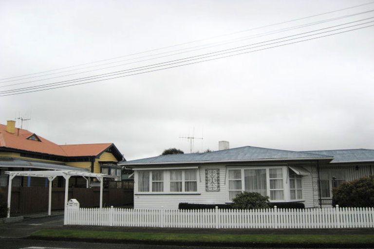 Photo of property in 591 Queen Street East, Levin, 5510
