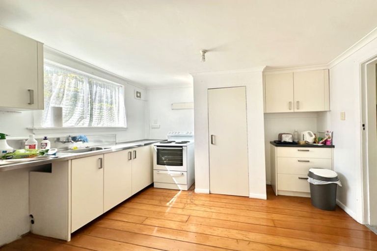 Photo of property in 65 Elmslie Road, Pinehaven, Upper Hutt, 5019