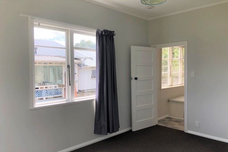 Photo of property in 37 Swiss Avenue, Gonville, Whanganui, 4501