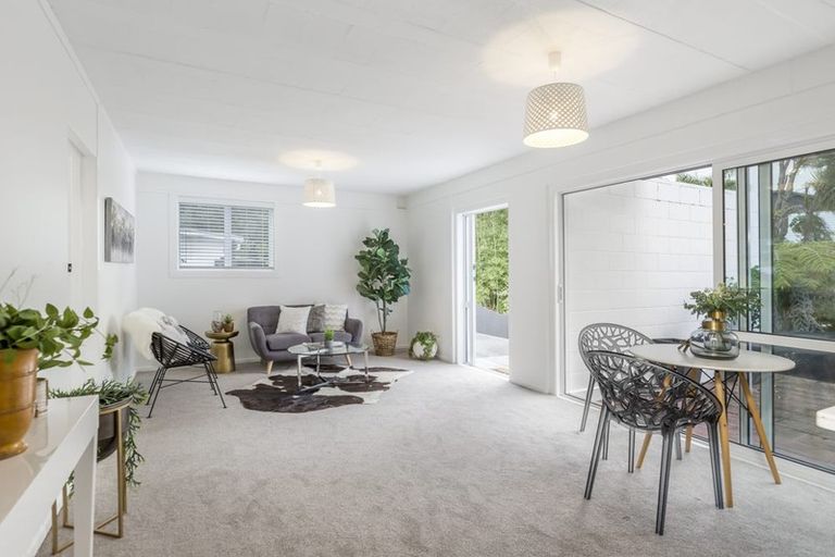 Photo of property in 4/24 Dawnhaven Drive, Te Atatu Peninsula, Auckland, 0610