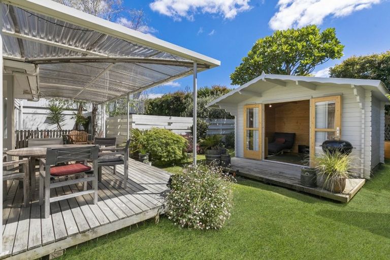 Photo of property in 1/274b Birkdale Road, Birkdale, Auckland, 0626