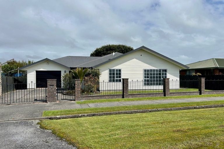 Photo of property in 36 Henley Street, Westport, 7825