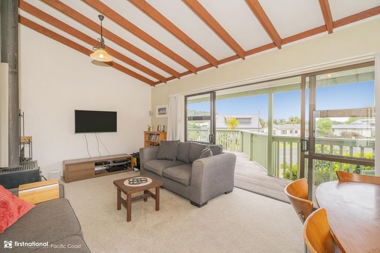 Photo of property in 1 Norfolk Place, Tairua, 3508