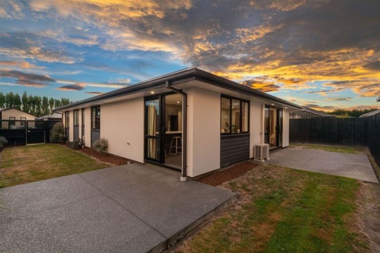 Photo of property in 5 Mclendon Green, Belfast, Christchurch, 8051