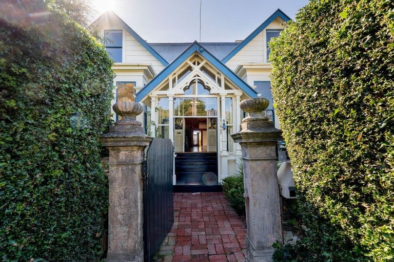 Photo of property in Elgin House, 31 Elgin Road, Mornington, Dunedin, 9011