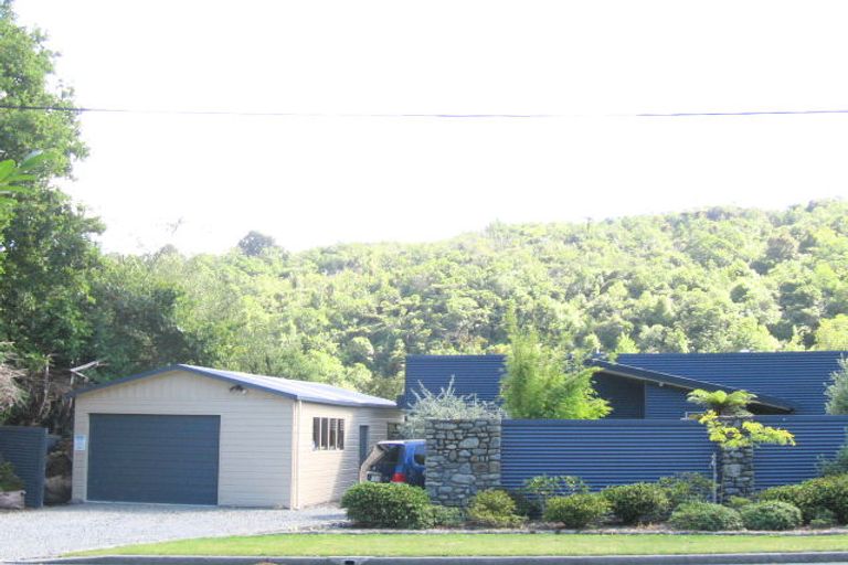 Photo of property in 99 Plateau Road, Te Marua, Upper Hutt, 5018