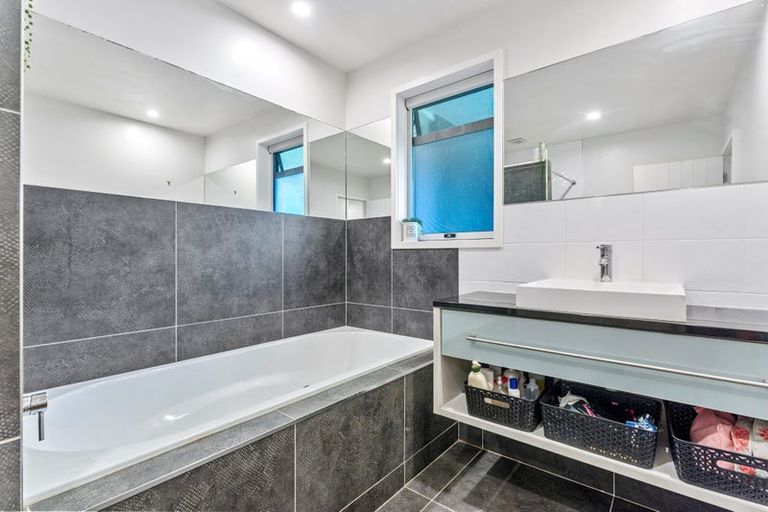 Photo of property in 842a South Head Road, South Head, Helensville, 0874