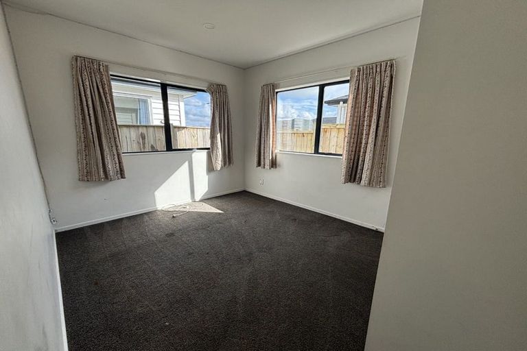 Photo of property in 38 Koroheke Road, Takanini, 2110