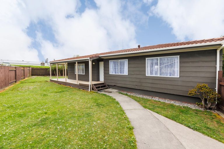 Photo of property in 25 Willowstream Grove, Cloverlea, Palmerston North, 4412