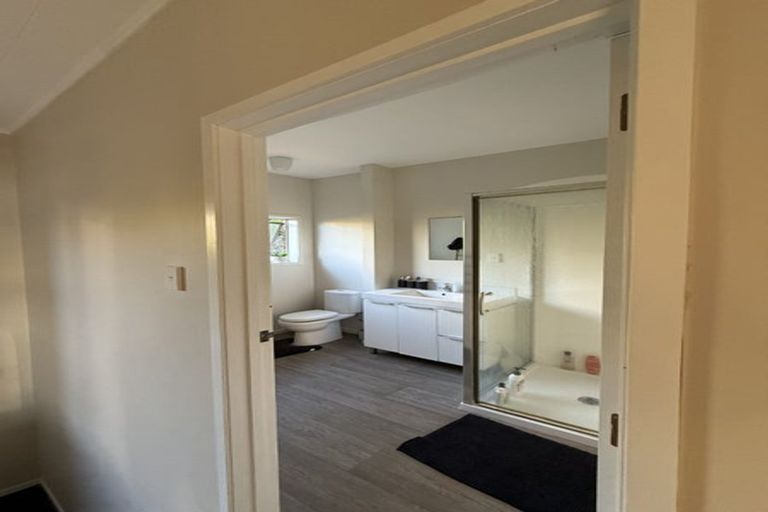 Photo of property in 2 The Promenade, Takapuna, Auckland, 0622