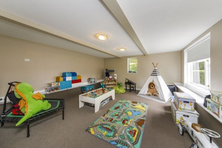 Photo of property in 18 Riverbank Road, Tiakitahuna, Palmerston North, 4477