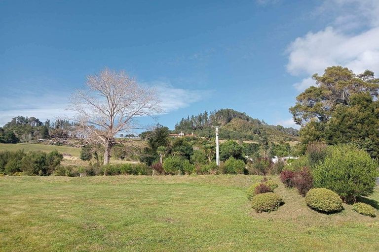 Photo of property in 4 Longreach Drive, Cooks Beach, Whitianga, 3591