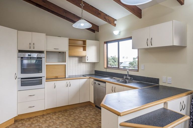Photo of property in 116 Field Way, Waikanae Beach, Waikanae, 5036