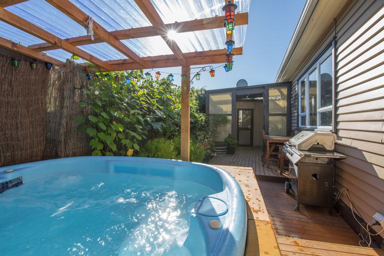 Photo of property in 332 Waterloo Road, Islington, Christchurch, 8042